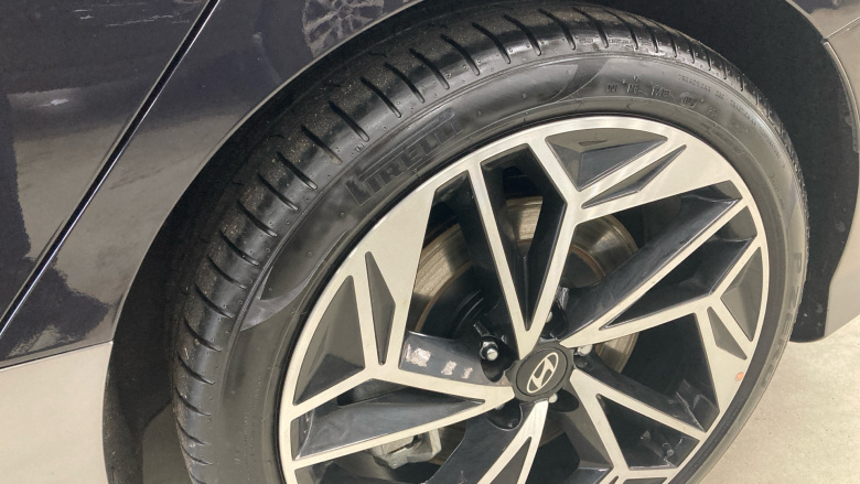 Hyundai IONIQ 6 239kW Ultimate 77kWh 4dr AWD Auto Electric Saloon